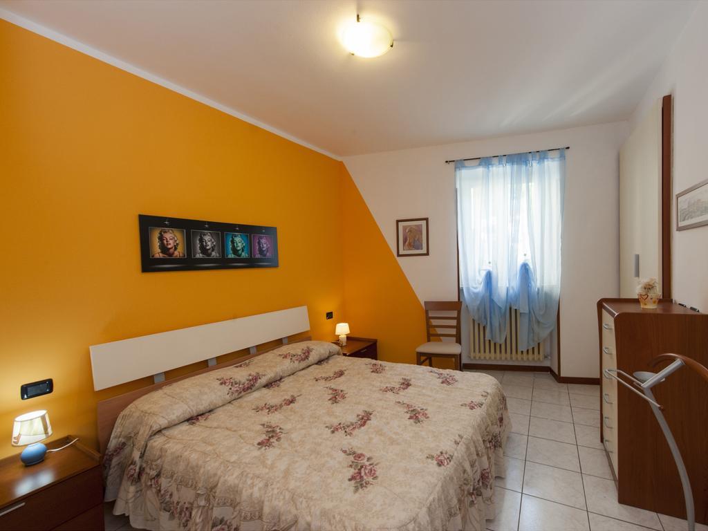 Sirena Vista Lago Стреза Стая снимка
